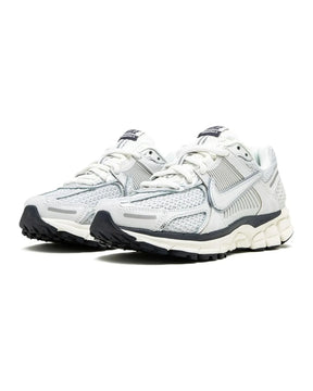 Nike Zoom Vomero 5 "Photon Dust Metallic Silver" - street-bill.dk