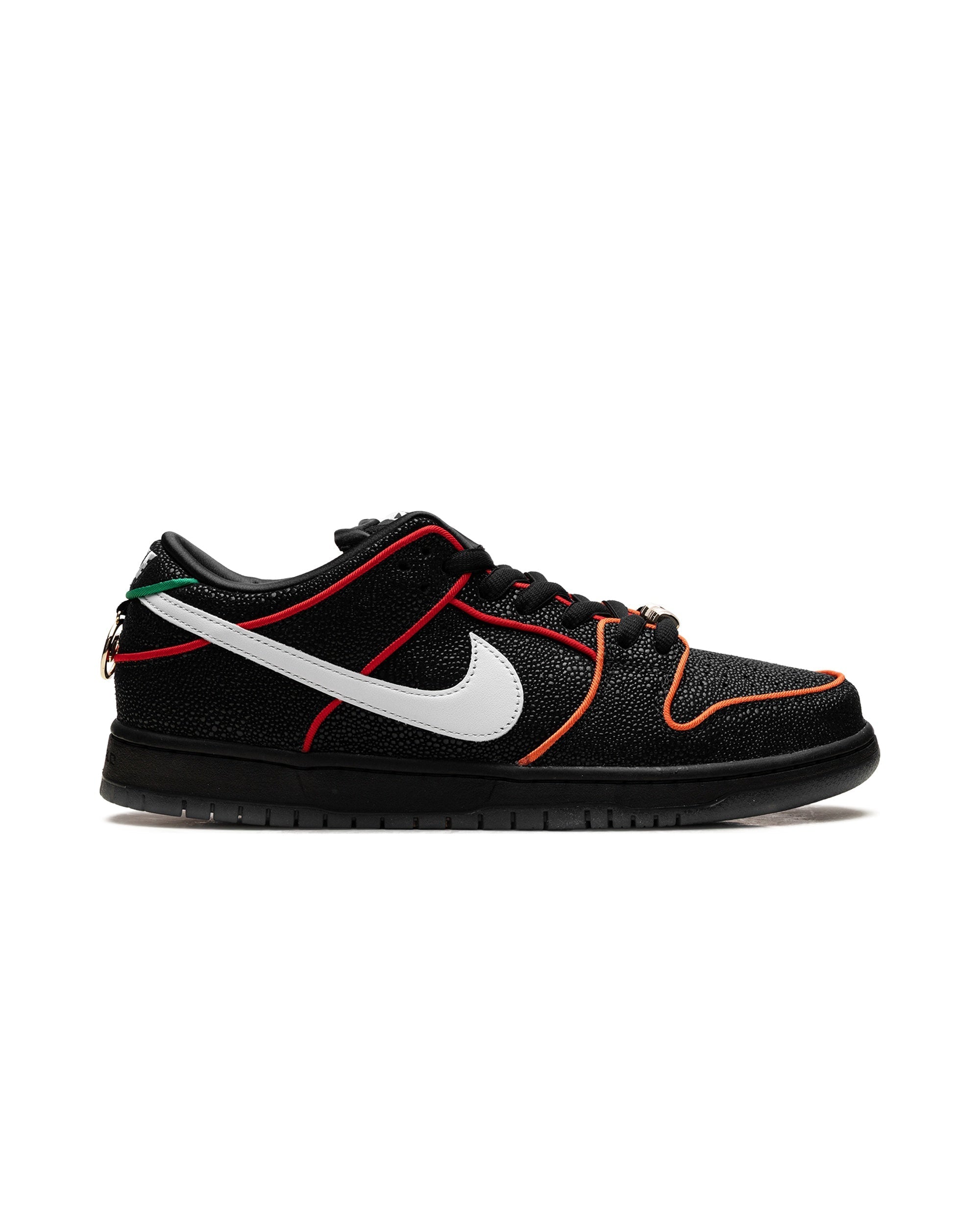 Nike SB Dunk Low Bronx Girls Skate
